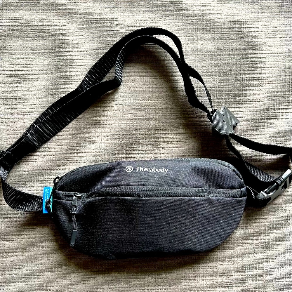 United Polaris Business Class Therabody Amenity Kit Crossbody Bag